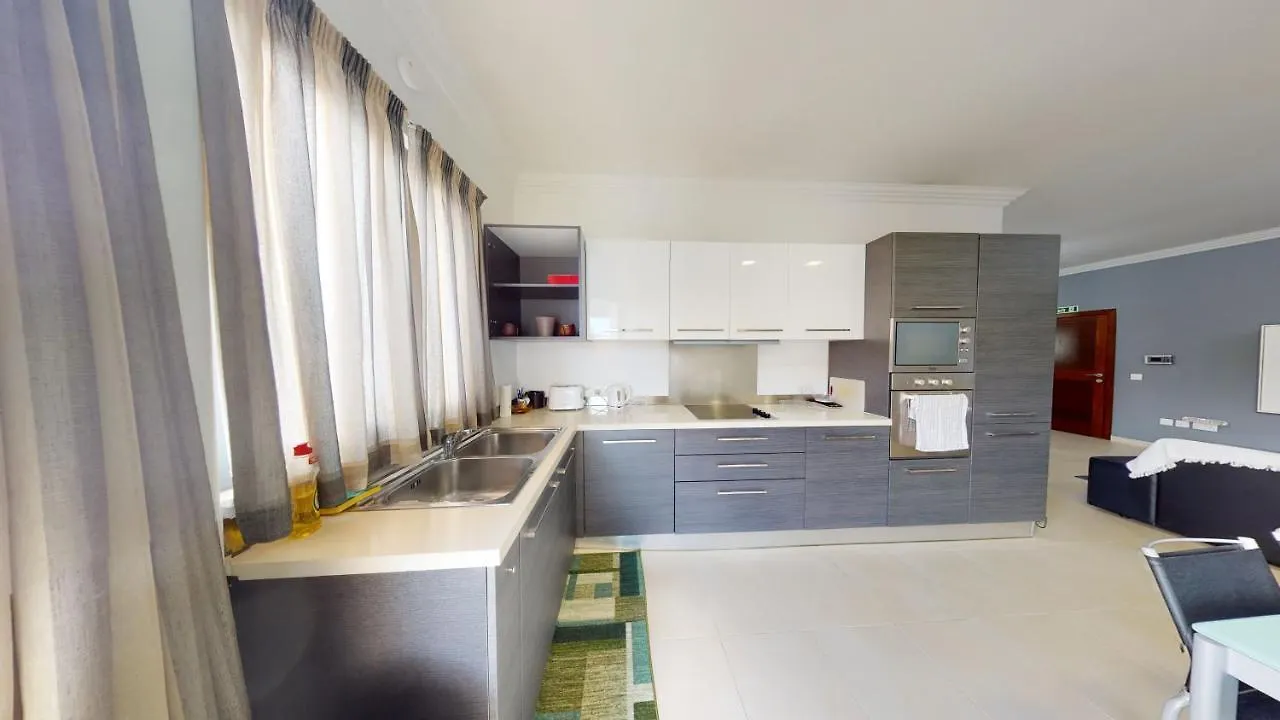 4Th Floor Apartment In Tigne Sliema