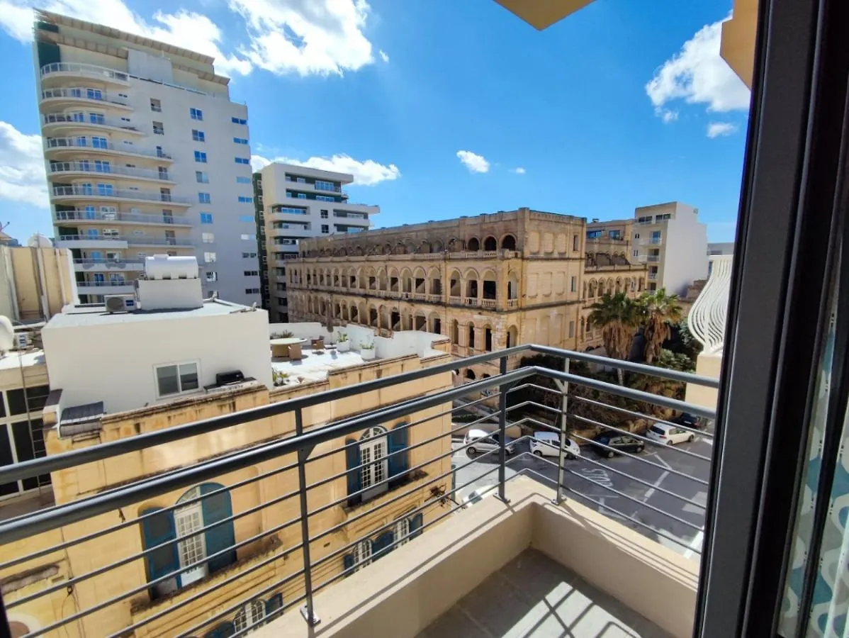 4Th Floor Apartment In Tigne Sliema