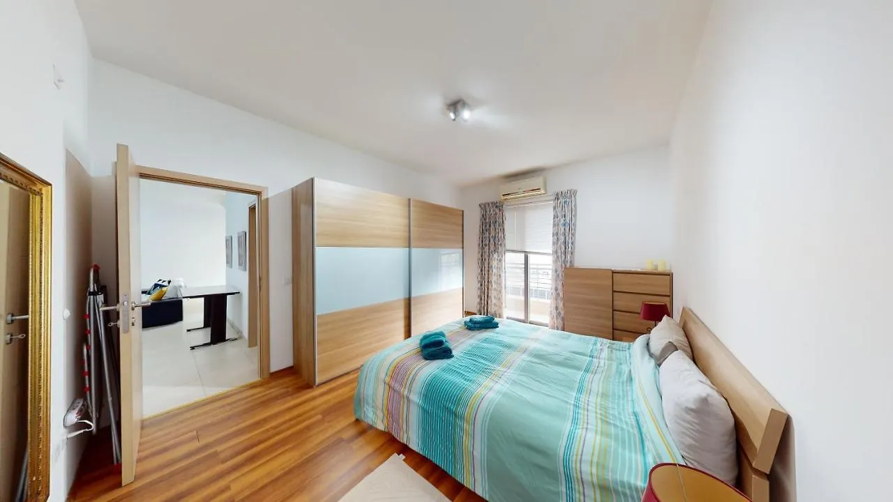 4Th Floor Apartment In Tigne Sliema